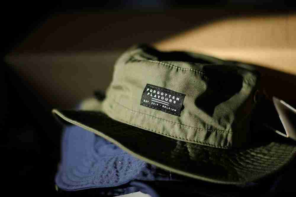 Cargo Bucket hat - olive x navy - Forgotten Flavours